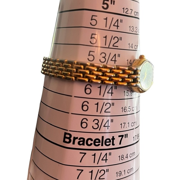 Caravelle by Bulova Vintage Petite Oval Black Gold tones Ladies Watch Working - Picture 9 of 9